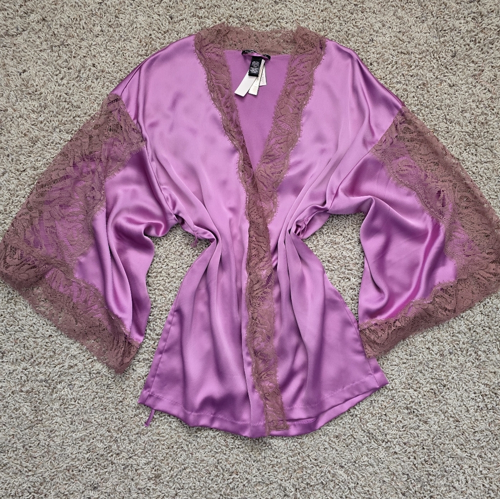 New With Tags Victoria's Secret Kimono Robe - Size XS - Picture 4 of 13